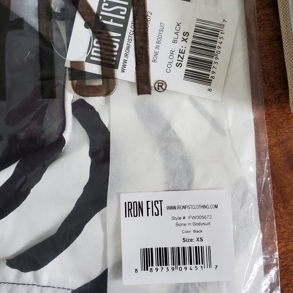 ☠ Iron Fist Bone In Bodysuit ☠ - Picture 4 of 16